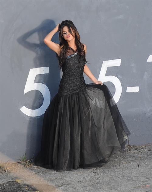 Behind the scenes of Selena Gomez's new video, 'Who Says' 