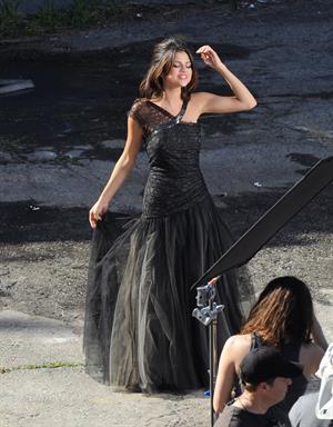 Behind the scenes of Selena Gomez's new video, 'Who Says' 