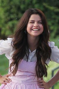 Selena Gomez - Shares an on screen kiss with her co star while filming in Sherman Oaks August 10, 2012