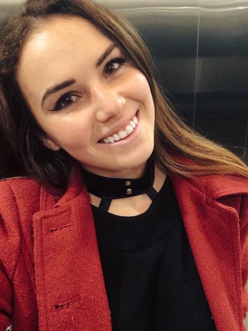 Alexis Young taking a selfie