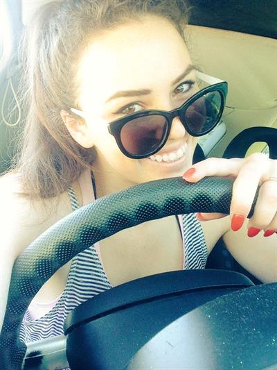 Alexis Young taking a selfie