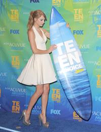Taylor Swift at the 2011 Teen Choice Awards August 07, 2011 