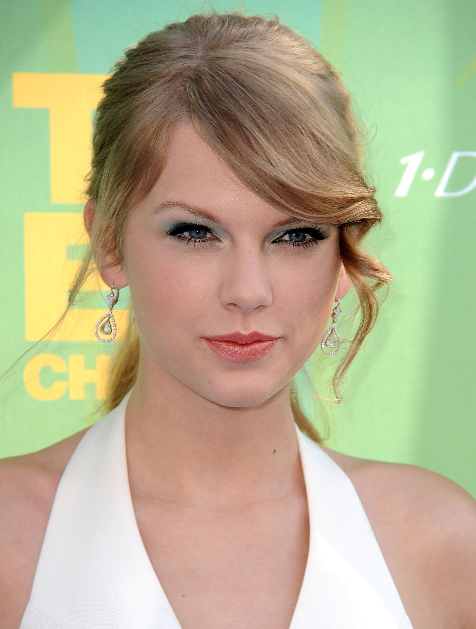 Taylor Swift at the 2011 Teen Choice Awards August 07, 2011 