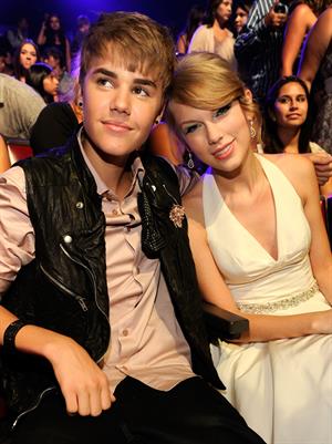 Taylor Swift at the 2011 Teen Choice Awards August 07, 2011 