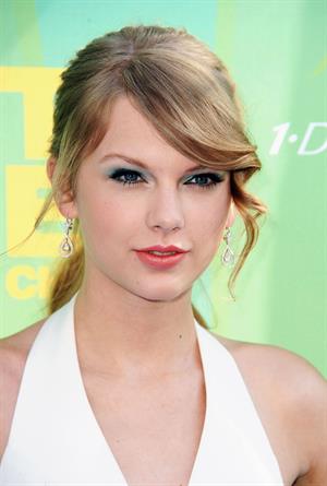 Taylor Swift at the 2011 Teen Choice Awards August 07, 2011 