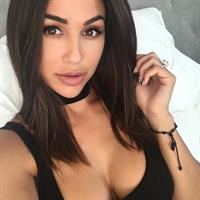 Ana Cheri taking a selfie