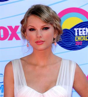 Taylor Swift at the 2012 Teen Choice Awards in Universal City July 22, 2012 