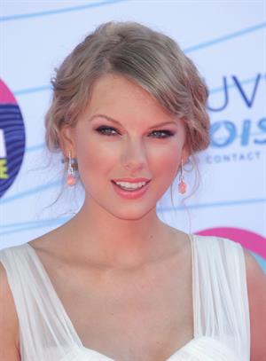 Taylor Swift at the 2012 Teen Choice Awards in Universal City July 22, 2012 