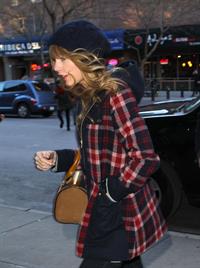 Taylor Swift arriving at her hotel in New York City December 30, 2012
