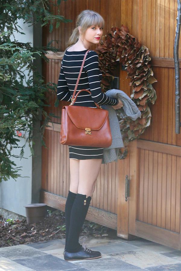 Taylor Swift visiting a friend in Brentwood January 8, 2013