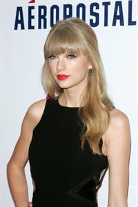 Taylor Swift Z100's Jingle Ball presented by Aeropostale 12/7/12 