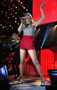 Taylor Swift at the KIIS FM 2012 Jingle Ball concert at Nokia Theatre in Los Angeles - December 1, 2012 