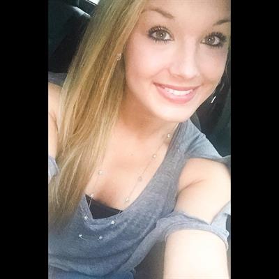 Mariah Alexis Vest taking a selfie