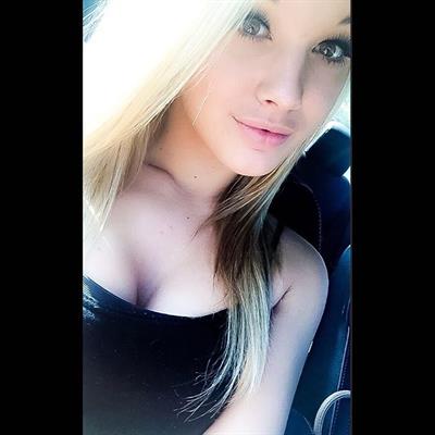 Mariah Alexis Vest taking a selfie