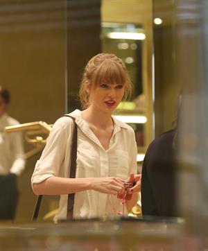 Taylor Swift out shopping in Sydney, Australia 