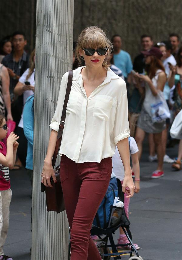Taylor Swift out shopping in Sydney, Australia 