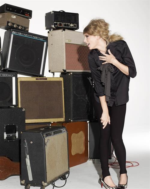 Taylor Swift Glamour Magazine November 2010 