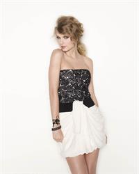 Taylor Swift Glamour Magazine November 2010 