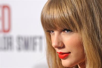 Taylor Swift at Westfield Mall in London 11/6/12