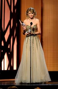 Taylor Swift the 43rd Annual CMA awards