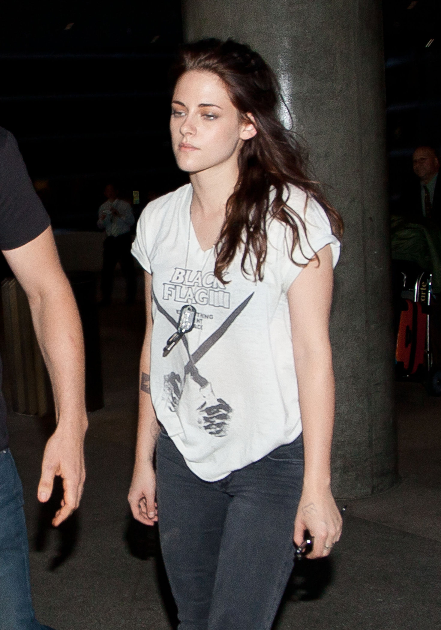 Kristen Stewart – Los Angeles airport arrival 10/4/13  