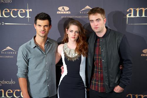 The Twilight Saga Breaking Dawn Part 2 Photocall in Madrid November 15, 2012 Gal Nu