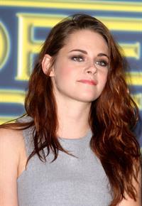 Kristen Stewart at Hollywood Foreign Press Association's Cecil B. Demille Award presentation in Beverly Hills 11/1/12