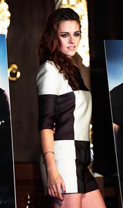 Kristen Stewart The Twilight Saga: Breaking Dawn Part 2 photocall in Tokyo on October 24, 2012 