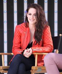 Kristen Stewart - MTV's  Snow White & the Huntsman  Sneak Peek at Universal Citywalk (May 29, 2012)