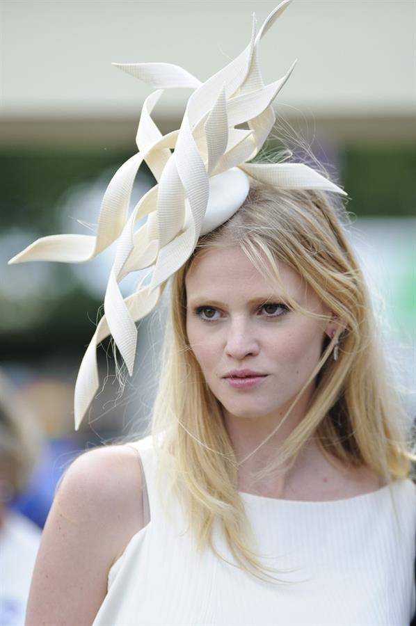 Lara Stone