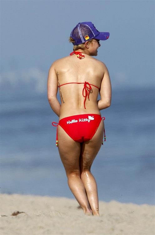 Hayden Panettiere in a bikini - ass