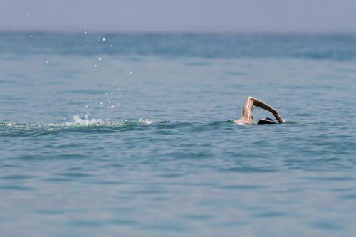 Anne Hathaway on a Beach in Miami 11 05 12 