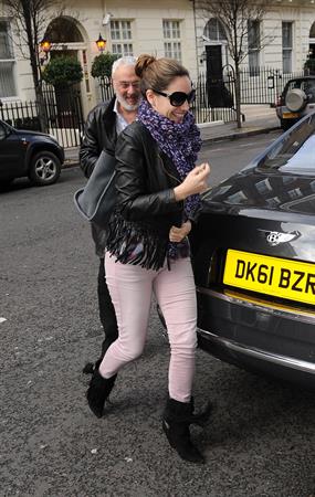 Kelly Brook Arriving home in London - Feb 6, 2013 