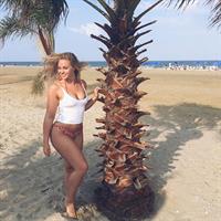 Iskra Lawrence Pictures Iskra Lawrence
