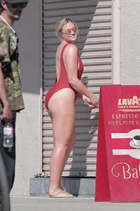 Iskra Lawrence - ass