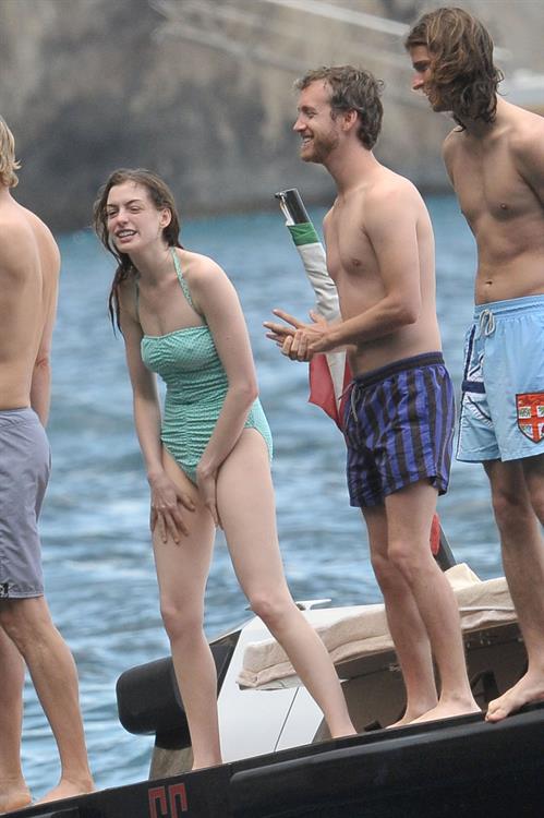 Anne Hathaway on vacation in Italy July 22, 2011 