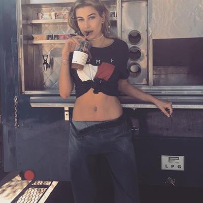 Hailey Bieber