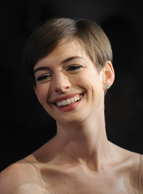 Anne Hathaway Attended the Museum of the Moving Image 27th Annual Black Tie Salute in New York Dec 11, 2012