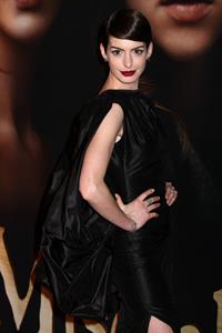 Anne Hathaway Les Miserables NY Premiere December 10-2012 