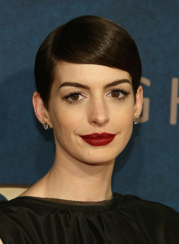 Anne Hathaway Les Miserables NY Premiere December 10-2012 