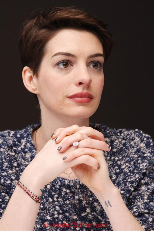 Anne Hathaway Photocall of the musical Les Miserables at the Mandarin Hotel in New York, NY, December 2, 2012