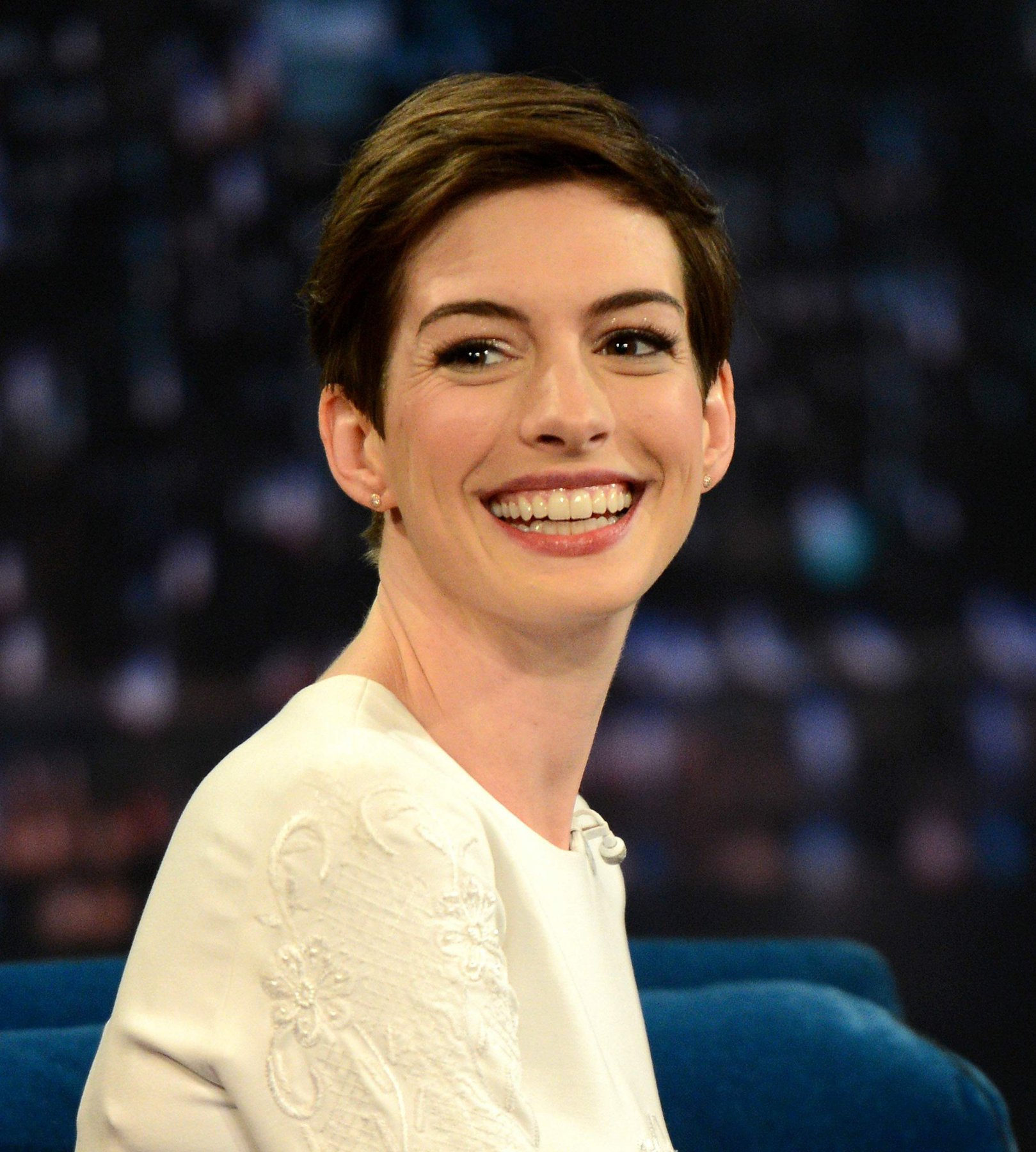 Anne Hathaway Late Night With Jimmy Fallon in New York December 11, 2012 