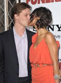 Zoe Saldana @ Death At A Funeral Los Angeles Premiere 12/04/10  