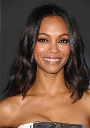 Zoe Saldana ''Avatar'' Premiere in Los Angeles December 16, 2009   