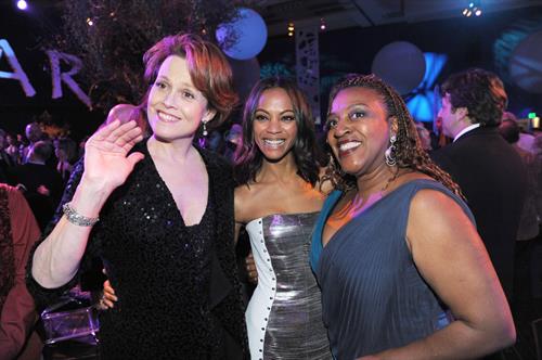 Zoe Saldana ''Avatar'' Premiere in Los Angeles December 16, 2009   