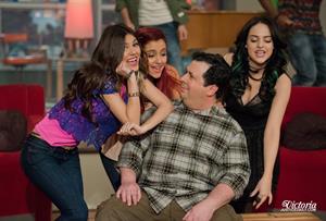 Victoria Justice Victorious Season 3-Episode 8 'April Fools' Blank' stills 