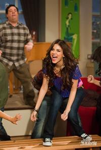 Victoria Justice Victorious Season 3-Episode 8 'April Fools' Blank' stills 