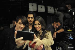 Victoria Justice Victorious Season 3-Episode 8 'April Fools' Blank' stills 