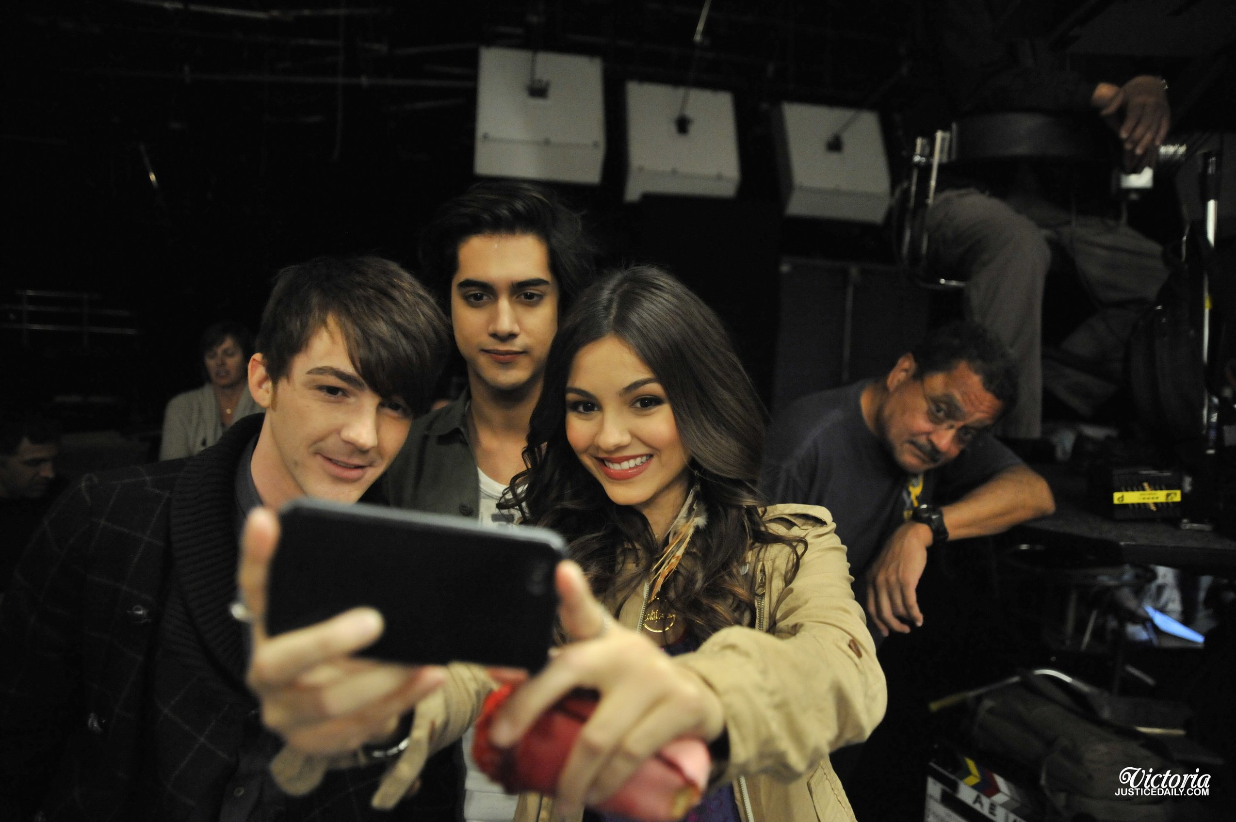 Victoria Justice Victorious Season 3-Episode 8 'April Fools' Blank' stills 