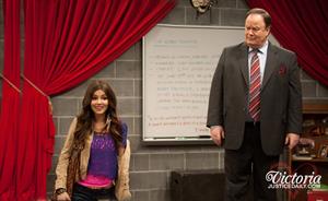 Victoria Justice Victorious Season 3-Episode 8 'April Fools' Blank' stills 